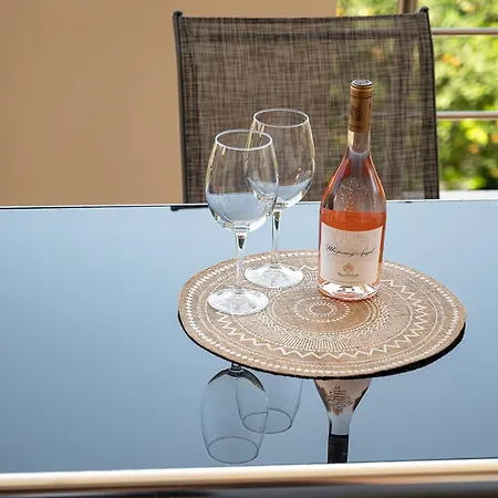 Light House Chania - 5 Min To And Free Parking *