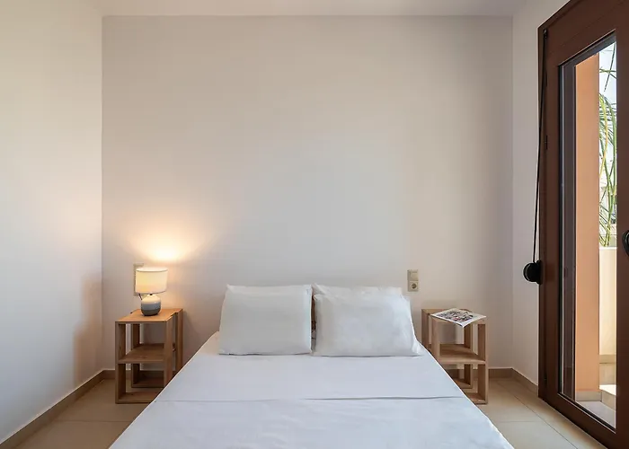 Light House Chania - 5 Min To And Free Parking *