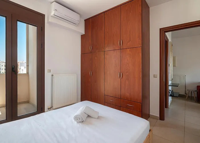 Light House Chania - 5 Min To And Free Parking