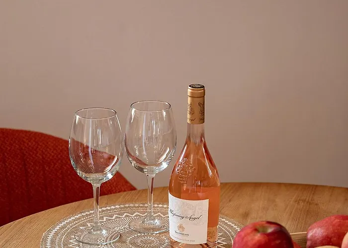 Light House Chania - 5 Min To And Free Parking *