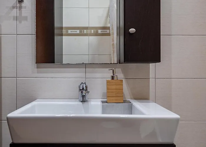 Light House Chania - 5 Min To And Free Parking